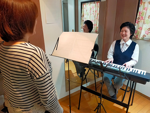 ボイストレーニングレッスン風景